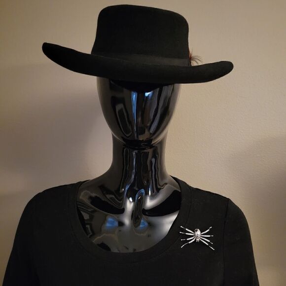 Spider Pin with Rhinestone Legs. - Picture 2 of 5